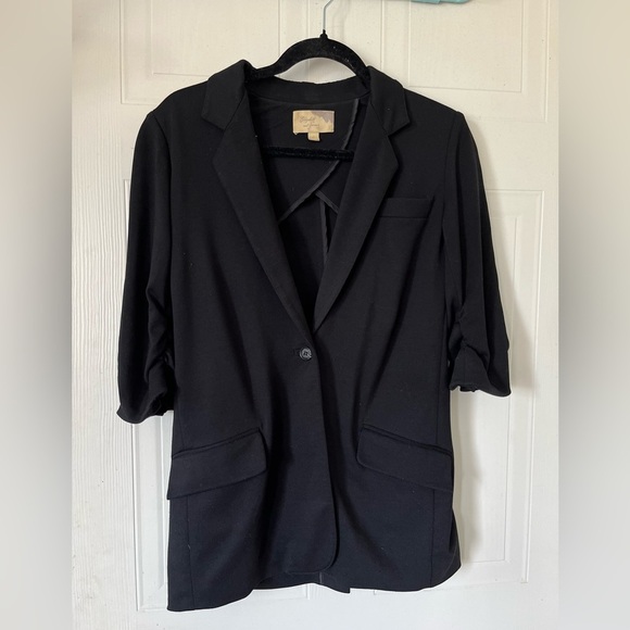 Elizabeth & James Black one-button Blazer - Picture 1 of 16
